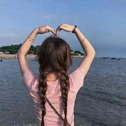 吃瓜女孩背影头像,揭秘吃瓜女孩的背影故事