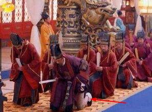 云歌上朝吃瓜,宫廷风云中的吃瓜日常