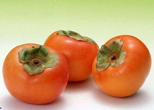 柿子可以和蜜瓜一块吃吗,柿子与蜜瓜同食的注意事项及搭配建议